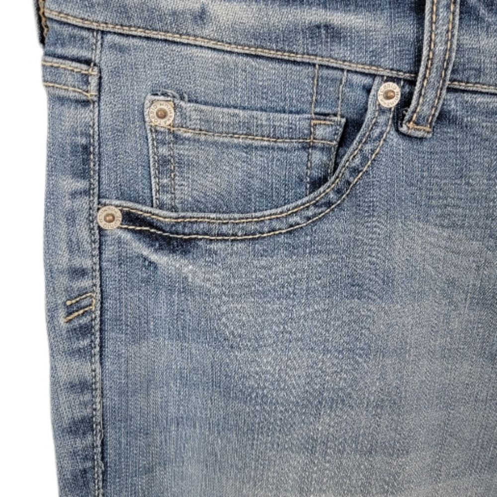 🆕️Torrid Premium Distressed Boyfriend Cropped Denim Jeans - Picture 3 of 8